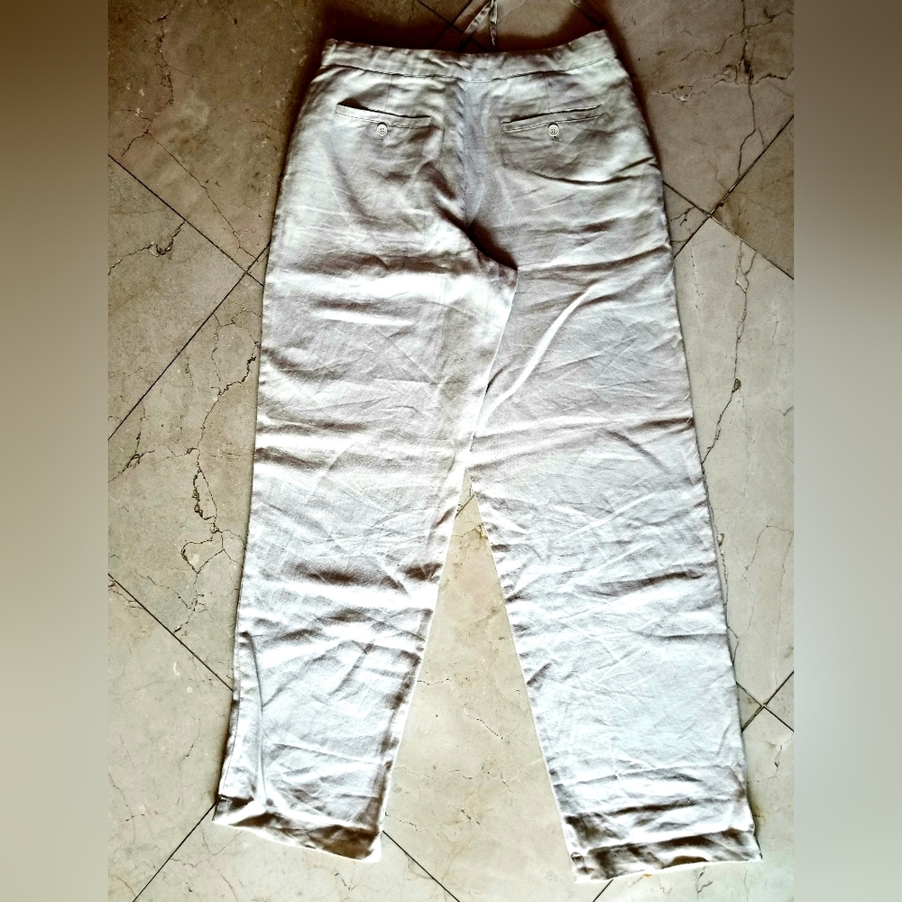 Rarely Worn Reunion. 100% Linen Drawstrinf Fitted Pant. Size M.